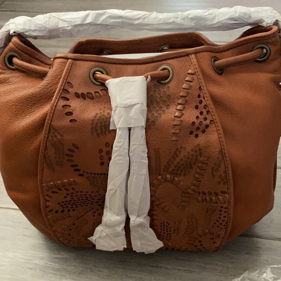 FRYE Leather Perforated Drawstring Bucket Bag Boho Chic - Picture 4 of 8